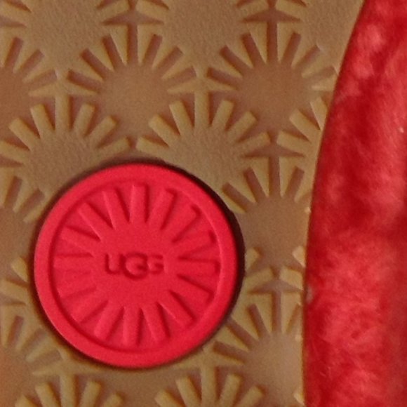 UGG Fluff Yeah Genuine Shearling Slides Preppy Cozy Lagenlook - Picture 10 of 12